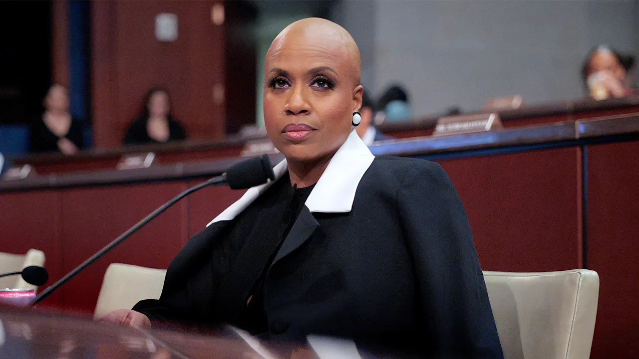 Squad member Ayanna Pressley advocates for ending ICE, describes the agency as 'racist'