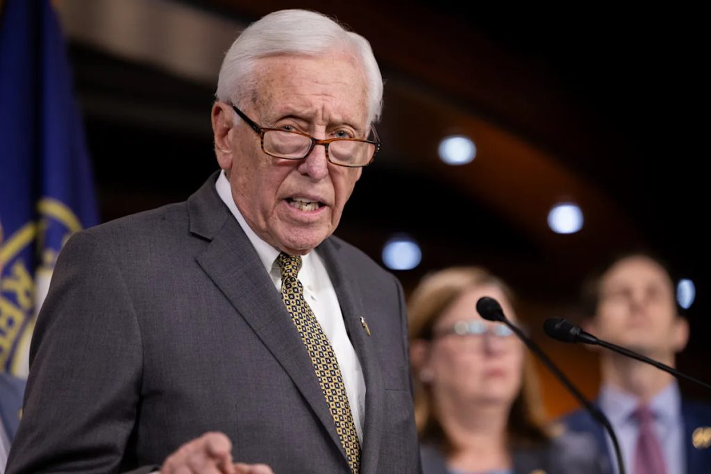 Steny Hoyer is expected to announce his retirement from Congress.