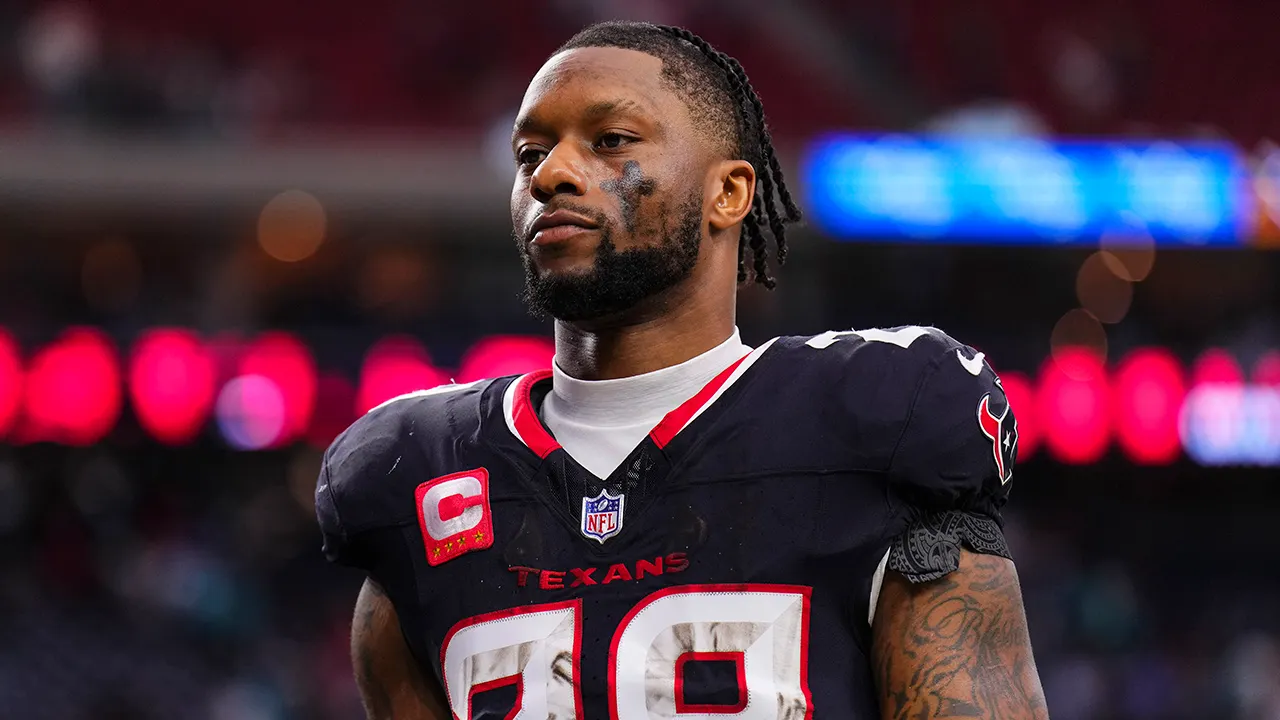 Texans’ executive explains Joe Mixon’s unclear foot injury