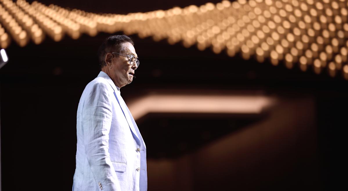 The optimal moment for wealth accumulation is near: Robert Kiyosaki forecasts a potential 15,000% increase in these 3 assets. Is he correct?