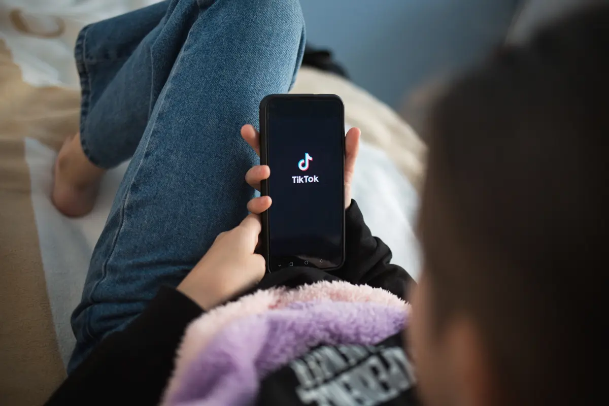 TikTok makes a last-minute agreement with woman who attributed her depression and body image issues to the app