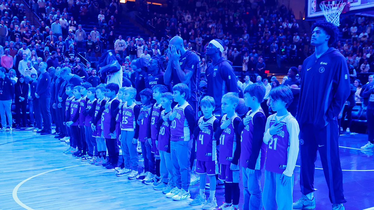 Timberwolves observe a moment of silence for Renee Good