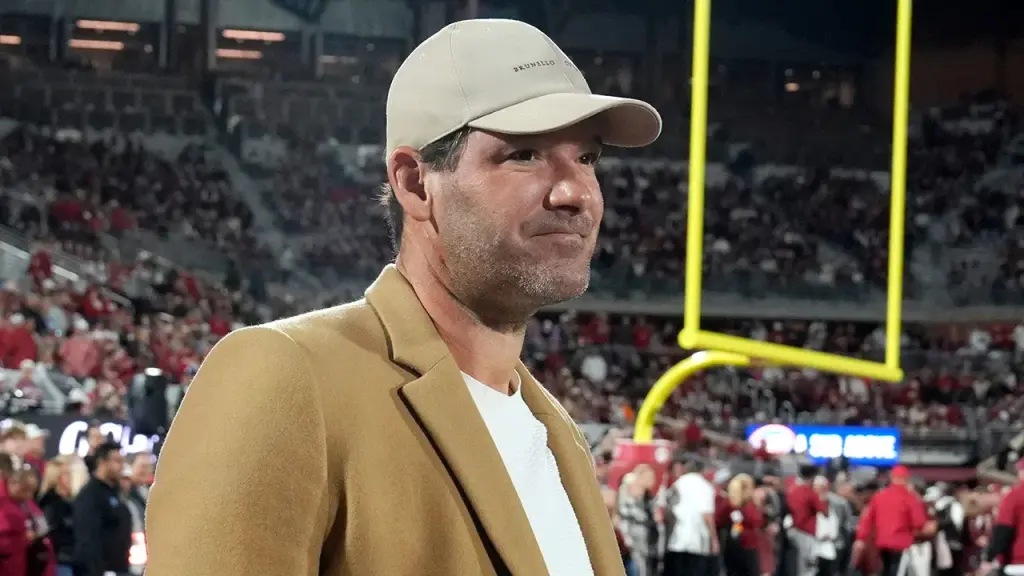 Tony Romo discloses he was unwell during the broadcast amid growing criticism