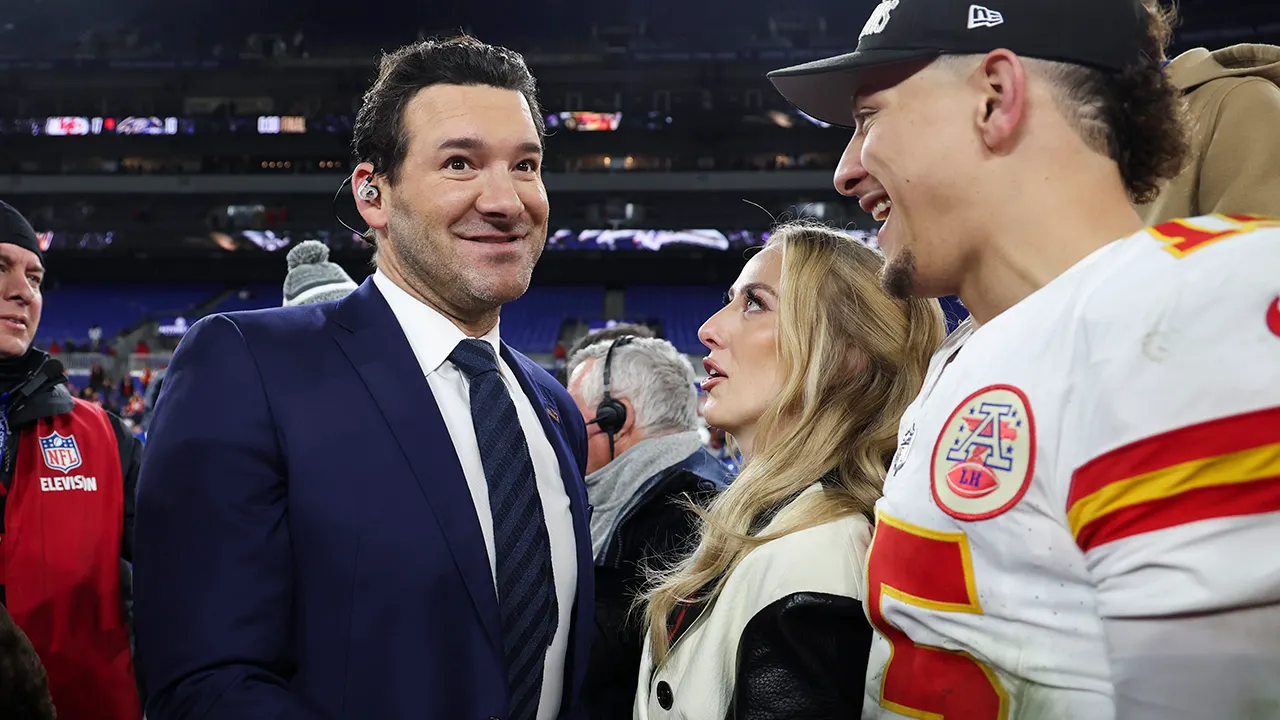 Tony Romo faces criticism for his comments during the NFL playoff game