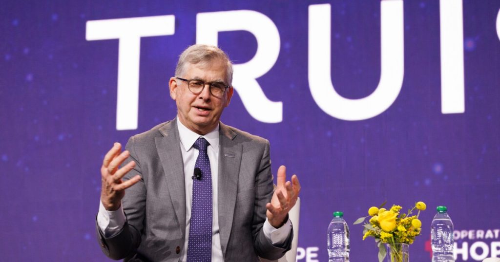 Truist resolves 15-year-old legal dispute, resulting in a drop in earnings