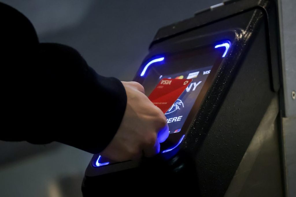 Trump Seeks Congressional Action to Limit Credit Card Rates to 10%