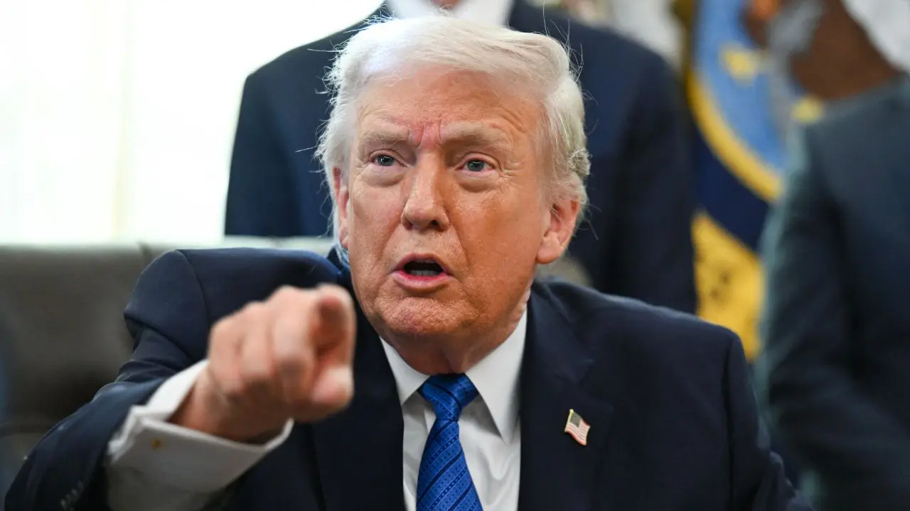 Trump criticizes Rep Ilhan Omar and Gov Tim Walz regarding Minnesota fraud scandal