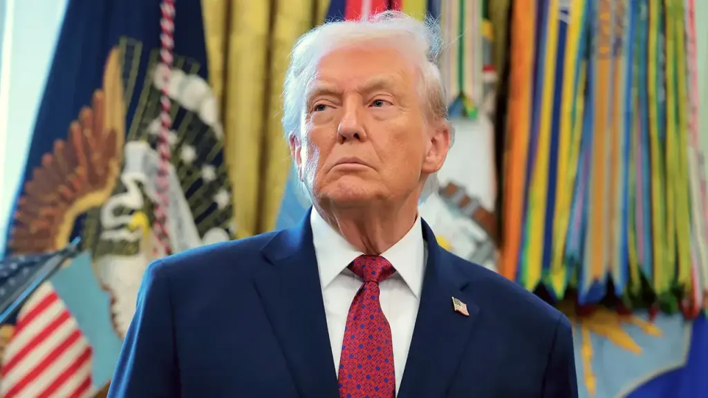 Trump criticizes Republican dissenters following their criticism of his military power in Venezuela