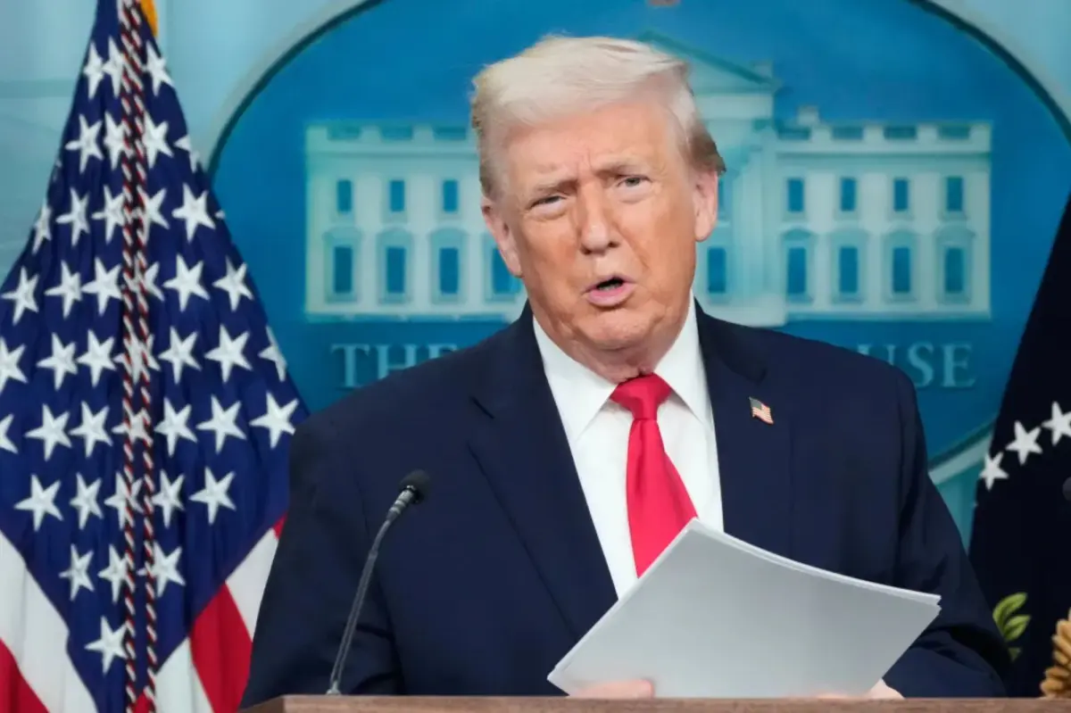 Trump criticizes the UK for the Mauritius islands agreement after his administration had supported it.