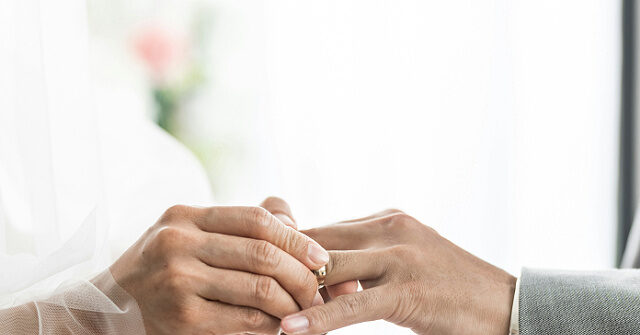 Trump to End Automatic Green Cards for Migrants Who Marry U.S. Citizens