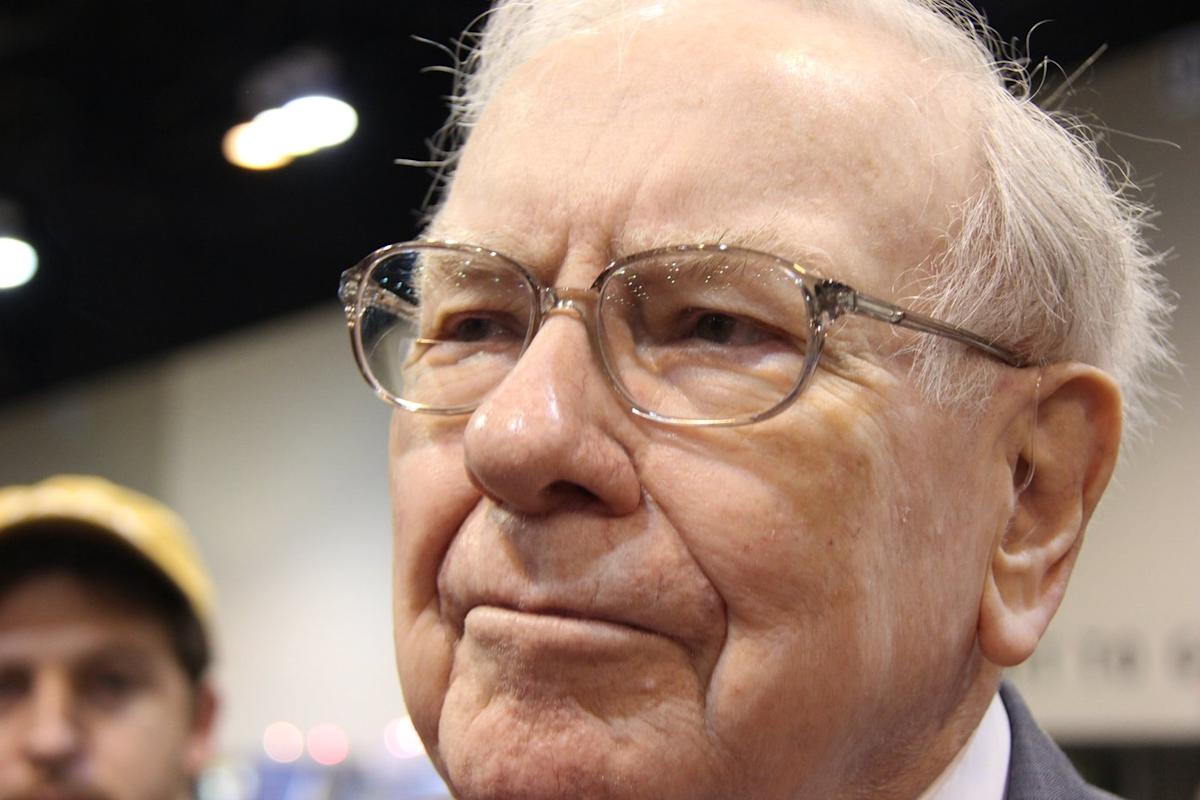 Two Warren Buffett Stock Selections That May Rise in 2026