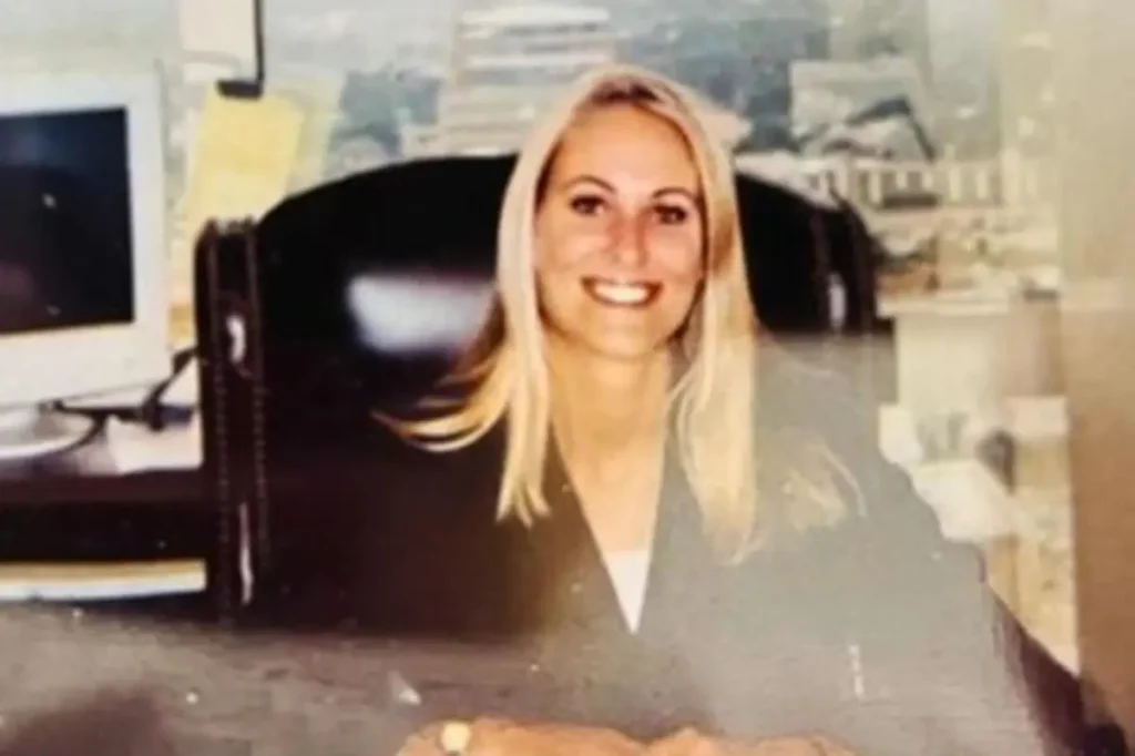 US attorney discovered deceased on flight to the UK