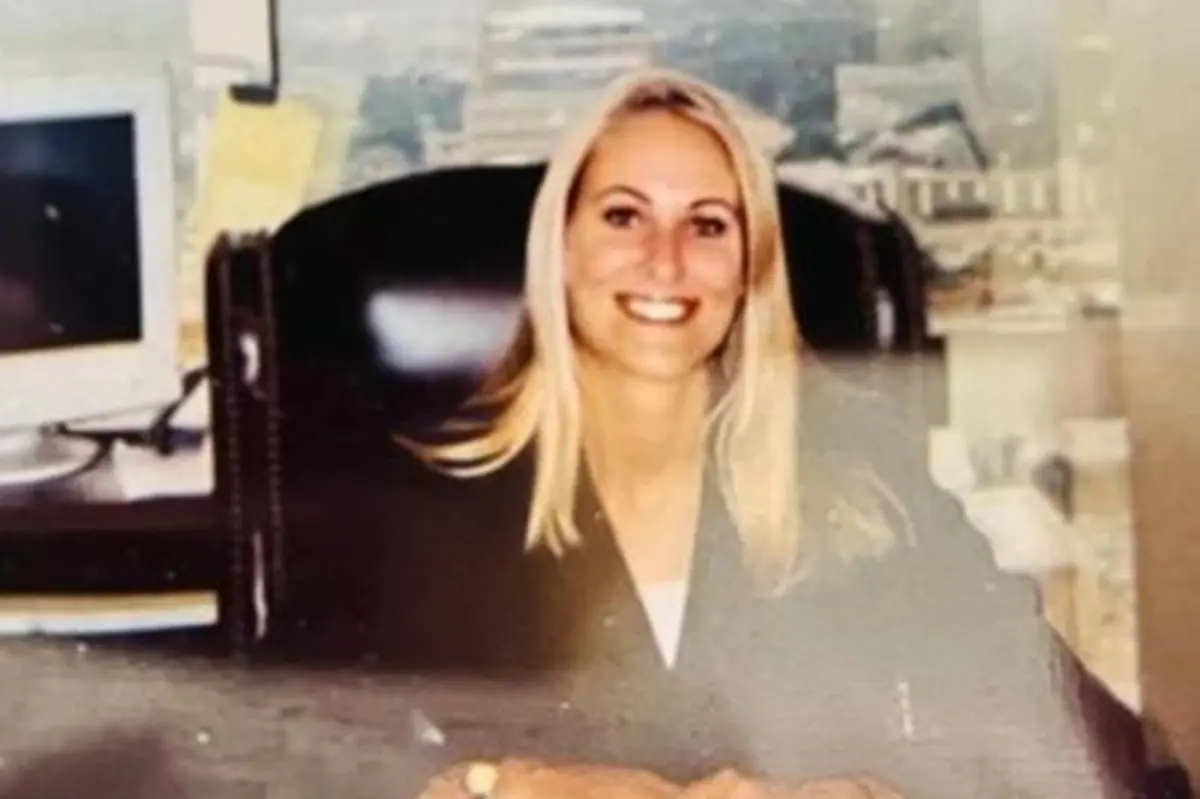 US attorney discovered deceased on flight to the UK