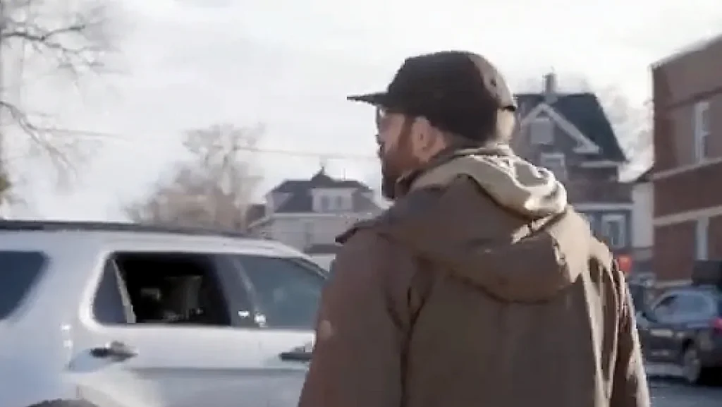 Video seems to show Alex Pretti spitting at agents and damaging an SUV days before the deadly shooting and other major news.