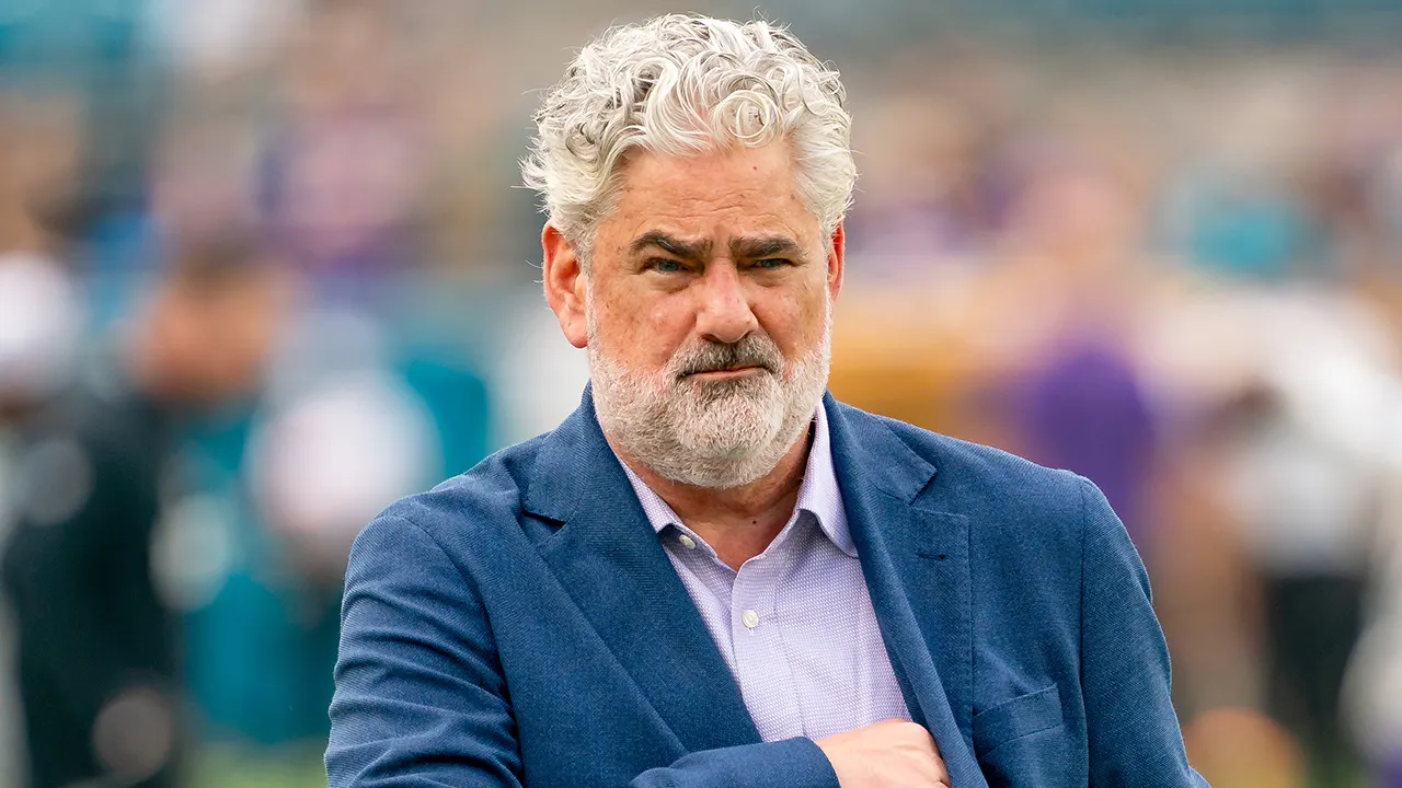 Vikings announcer Paul Allen expresses regret over remarks about paid protesters