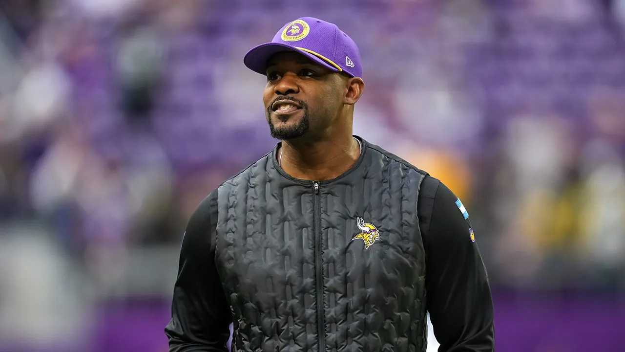 Vikings confirm contract extension for defensive coordinator Brian Flores
