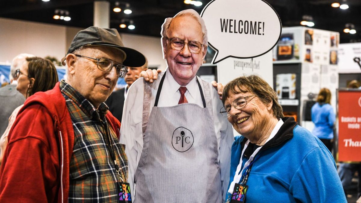 Warren Buffett has officially stepped down as the CEO of Berkshire Hathaway.