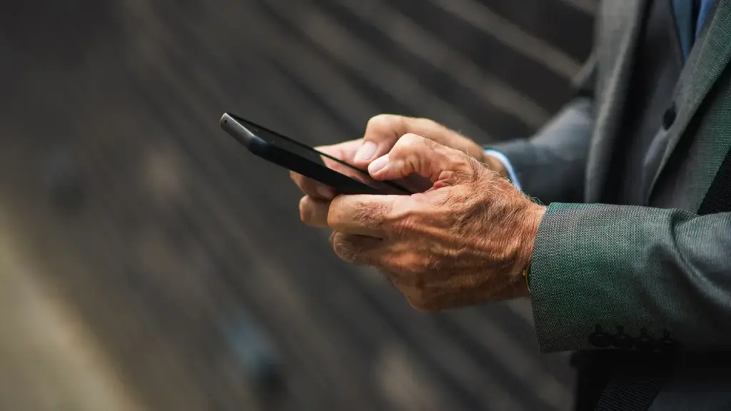 Ways to set up digital accounts for family access in case of emergency after passing away