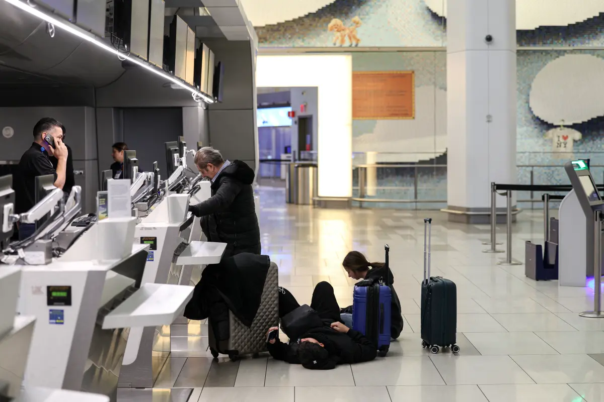 What airlines are required to compensate you for during winter storm Fern