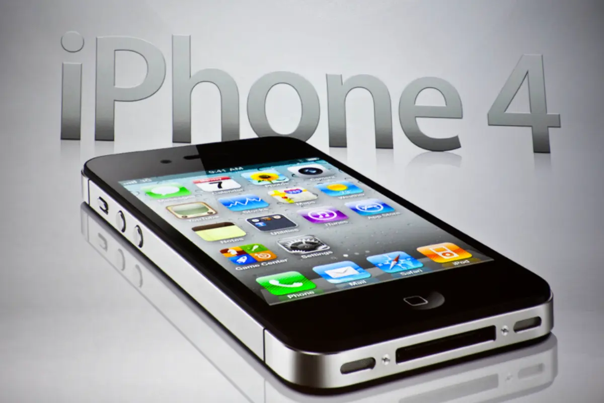 iPhone 4 returns, but experts caution about security threats