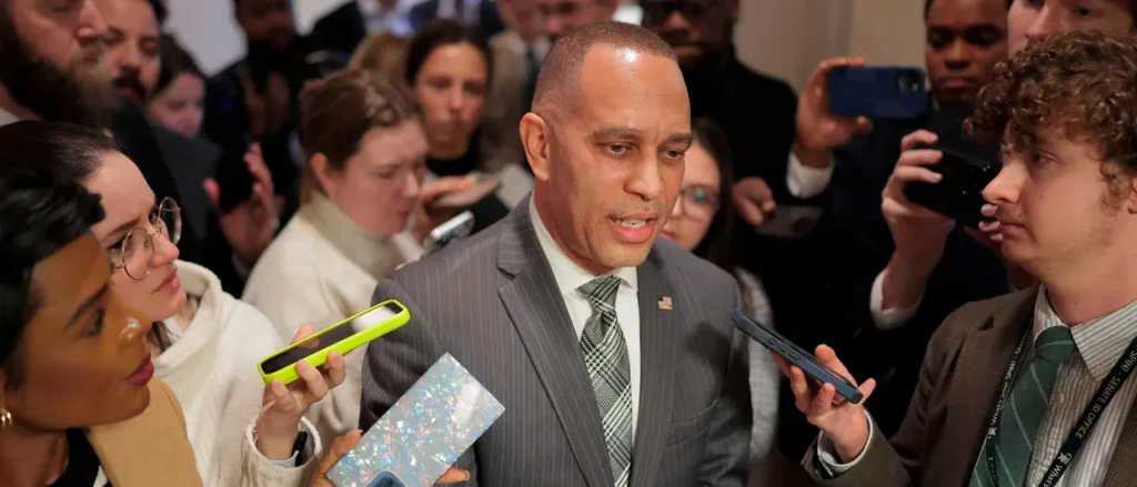 21 Democrats Break From Hakeem Jeffries to Conclude Four-Day Government Shutdown