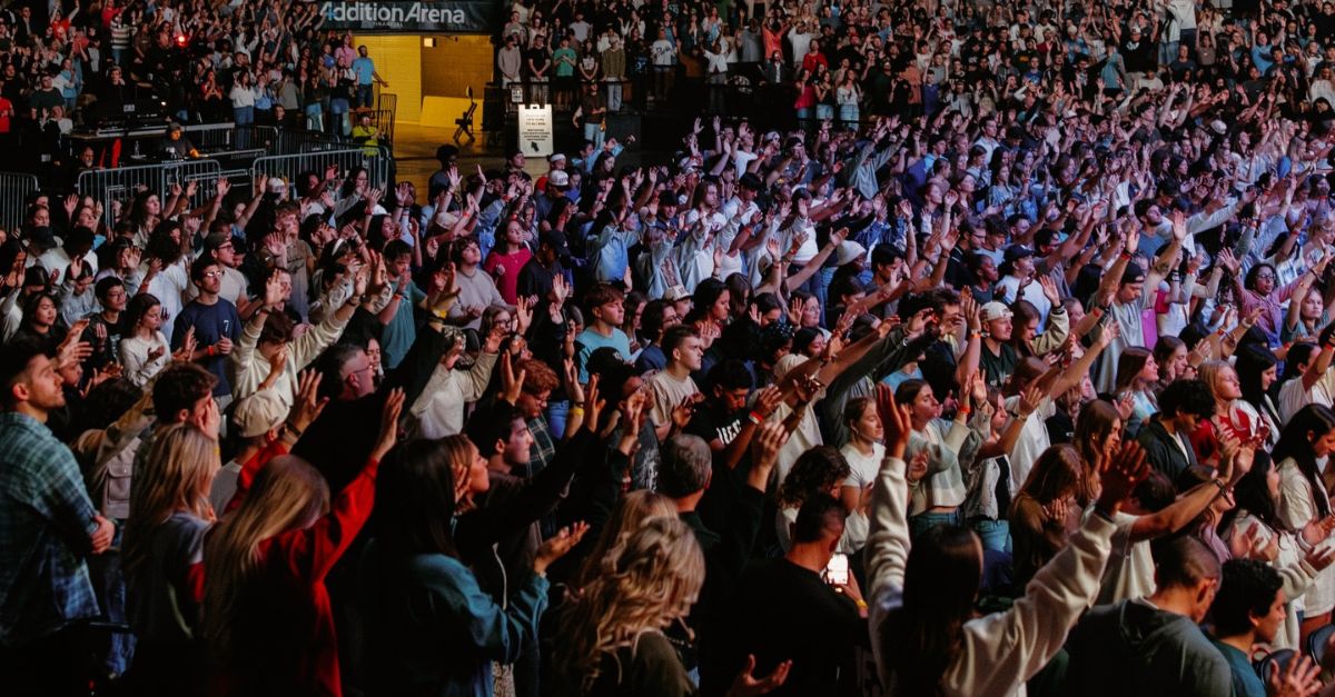 5,000 Students Praise Jesus at UCF: ‘God Is Acting Strongly’