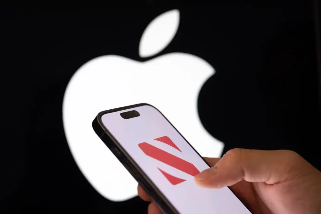 Apple News favors liberal media while excluding conservative sites, according to a study.