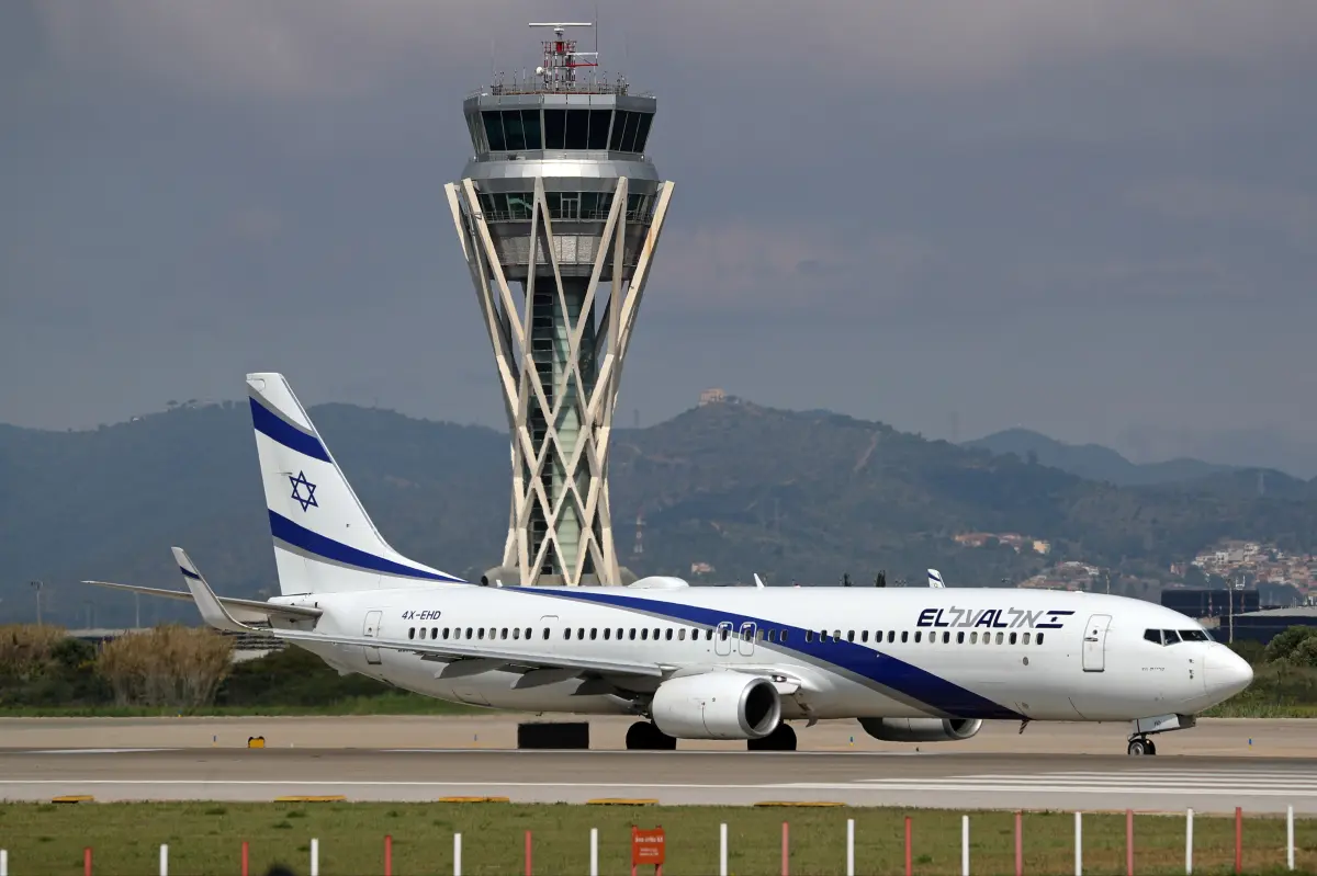 Authorities announce plans for a new international airport in southern Israel.
