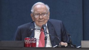 Berkshire Hathaway excels this week while tech stocks decline.