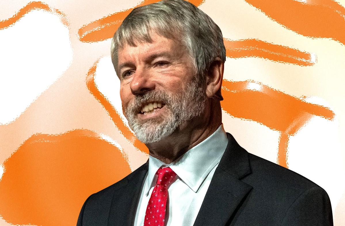 Bitcoin treasury plan shows a $12.4 billion loss in Q4, but Saylor advises investors to remain calm.