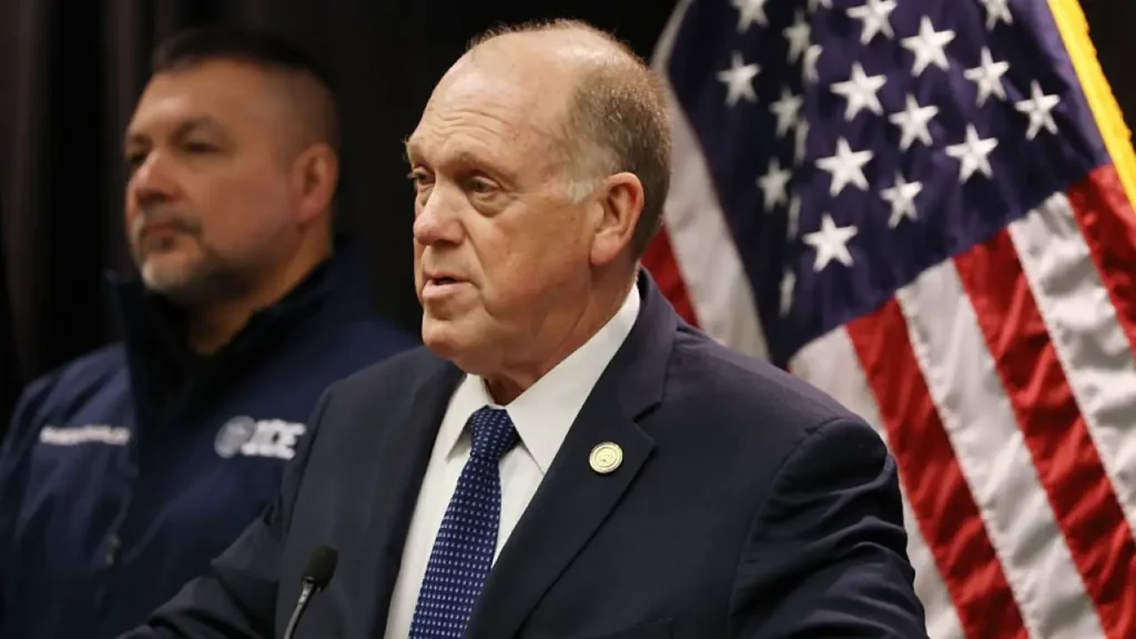 Border Czar Tom Homan ridicules the roadblocks against ICE in Minneapolis as a 'joke'