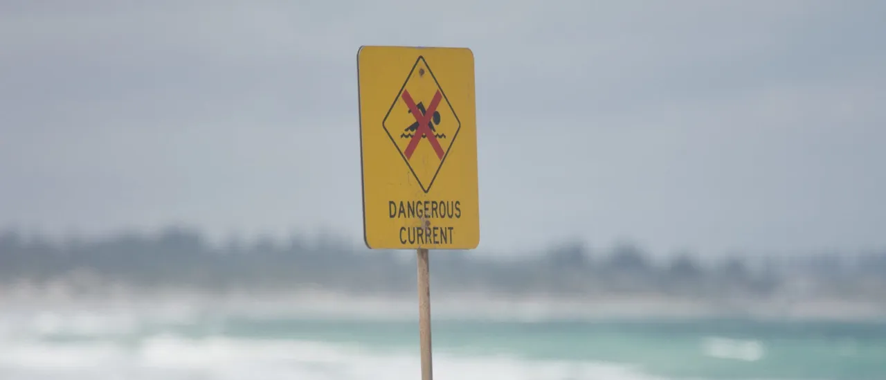 Boy Swims Long Distance Through Shark-Infested Waters to Rescue His Family. His Method Is Simple