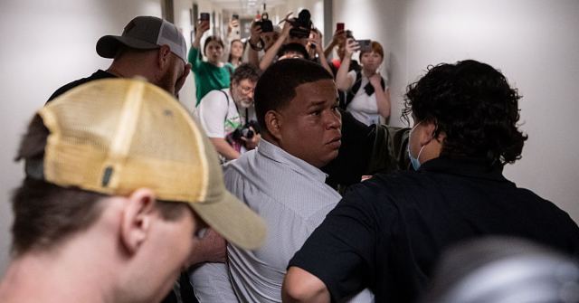 CBS Raises Concerns About Deportation of Non-Violent Migrants