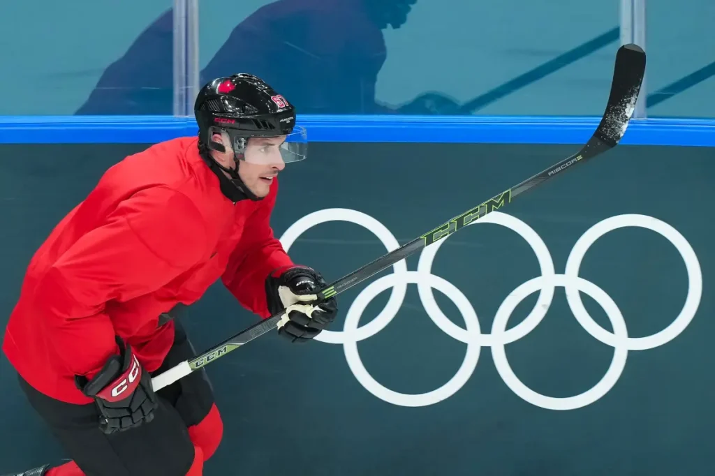 Canada men's Olympic hockey team mourns school shooting tragedy