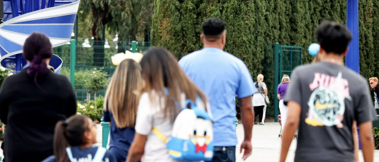 Children Encouraged to Report Crime in Los Angeles with Free Disneyland Tickets