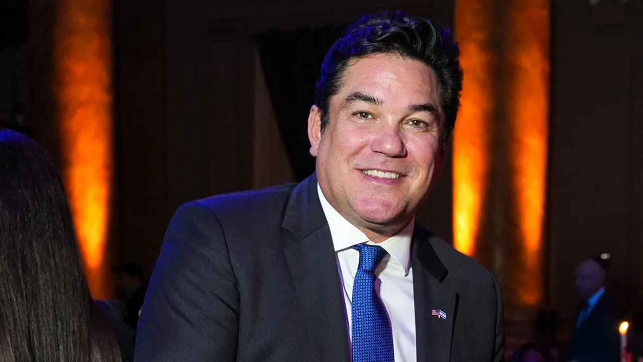 Dean Cain claims he was blacklisted by GalaxyCon due to his conservative beliefs.