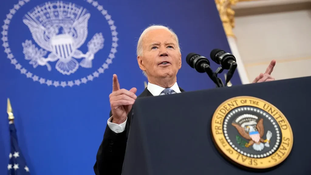 Democratic candidates steer clear of former President Biden in the 2026 campaign.