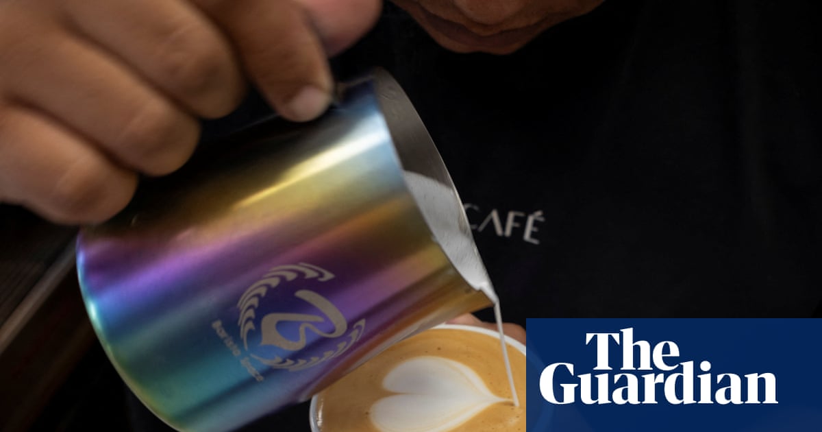 Drinking a few cups of tea or coffee each day might reduce the risk of dementia, researchers suggest.