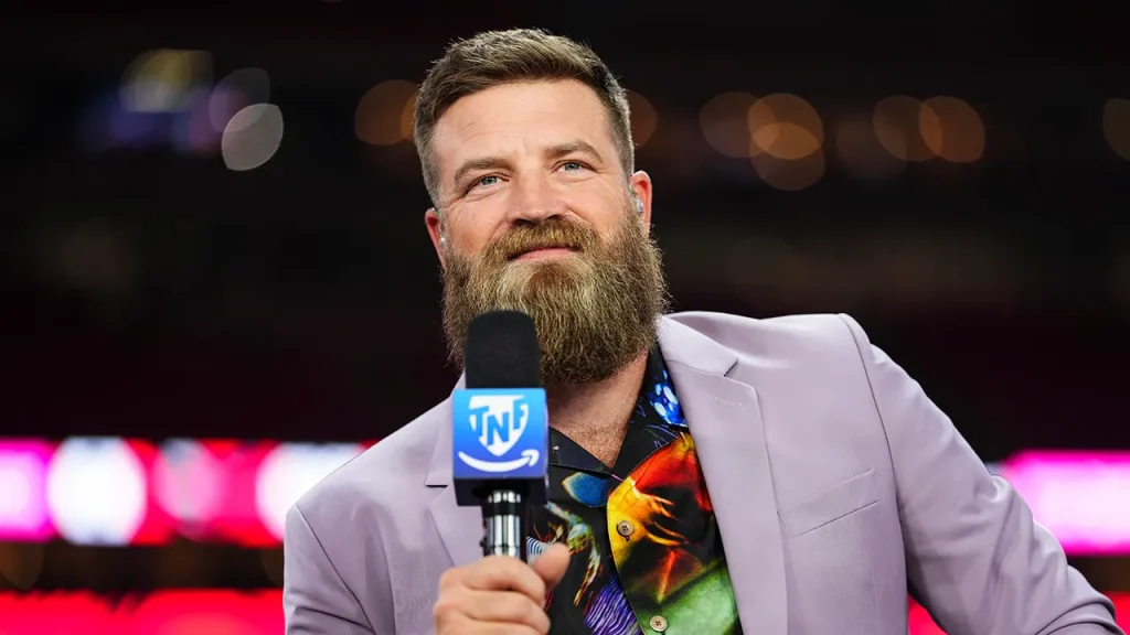 Ex-Jets quarterback Ryan Fitzpatrick supports the Patriots despite his dislike.