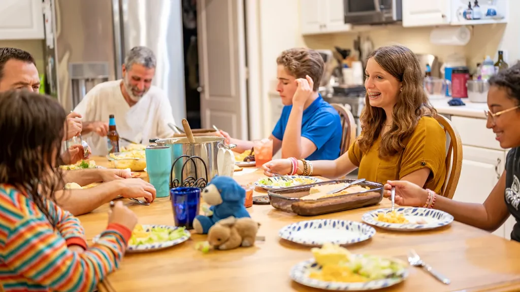 Family meals might lower the use of alcohol, drugs, and vaping among teenagers, research shows