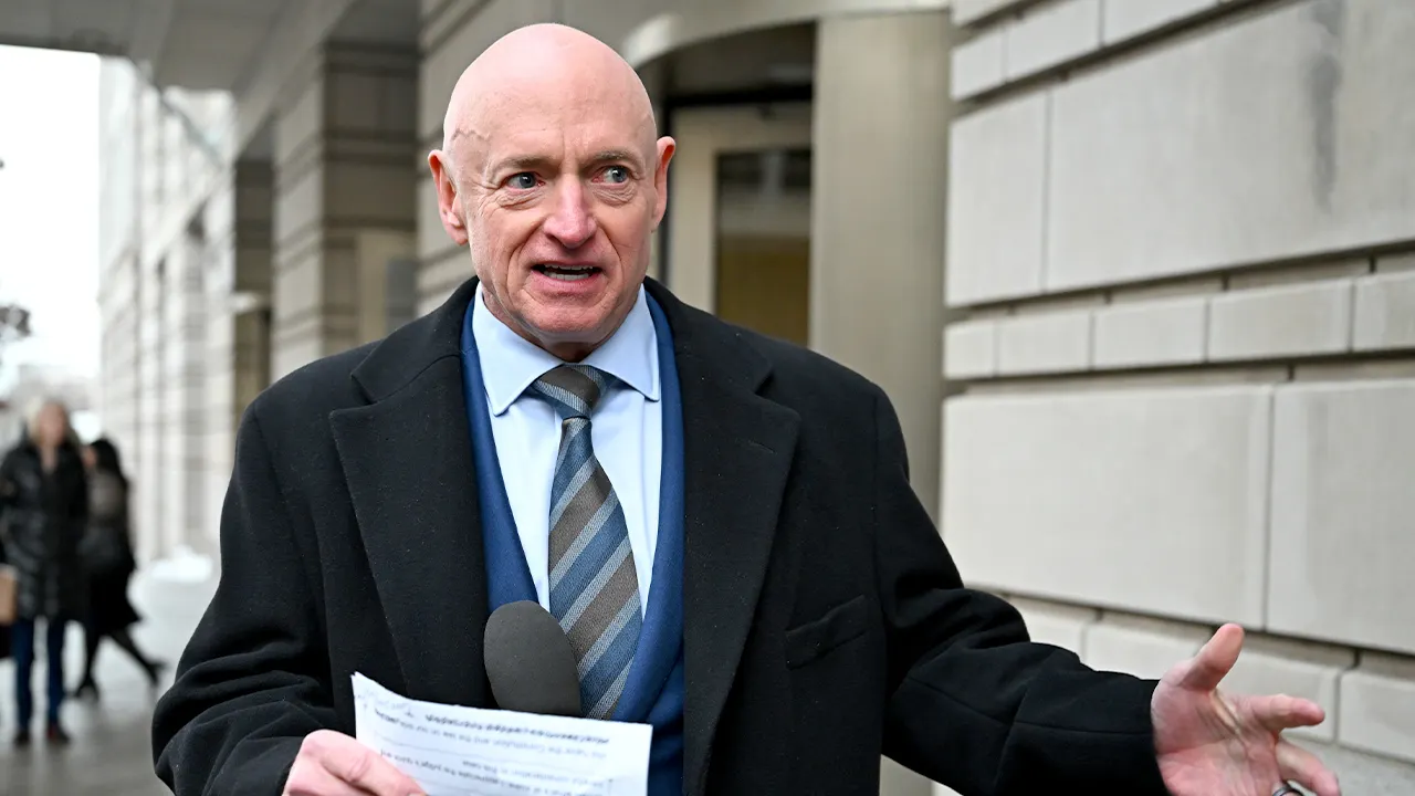 Federal judge shows doubt as Kelly contests Pentagon reprimand