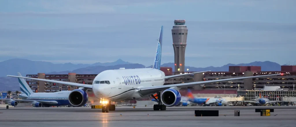 Flight Attendants Taken to Hospital After Report of Turbulence Did Not Reach Them
