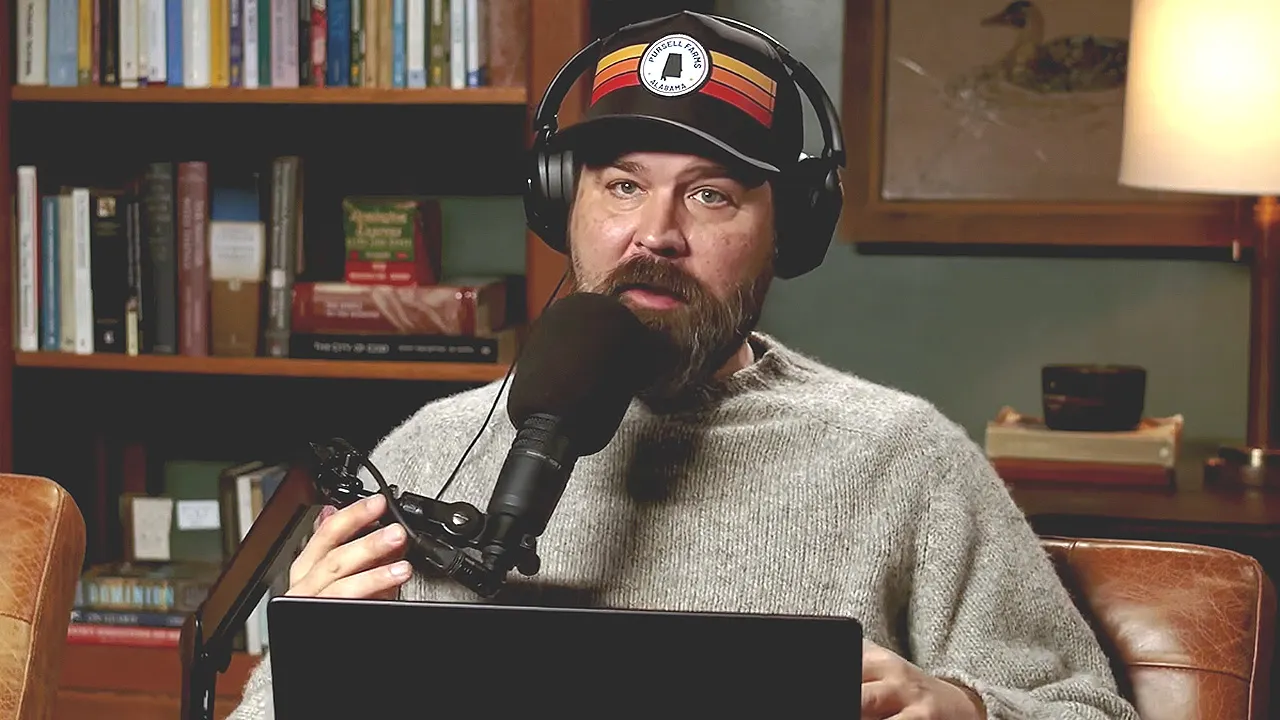 Former 'Duck Dynasty' star describes Super Bowl halftime show as 'immoral' and unsuitable.