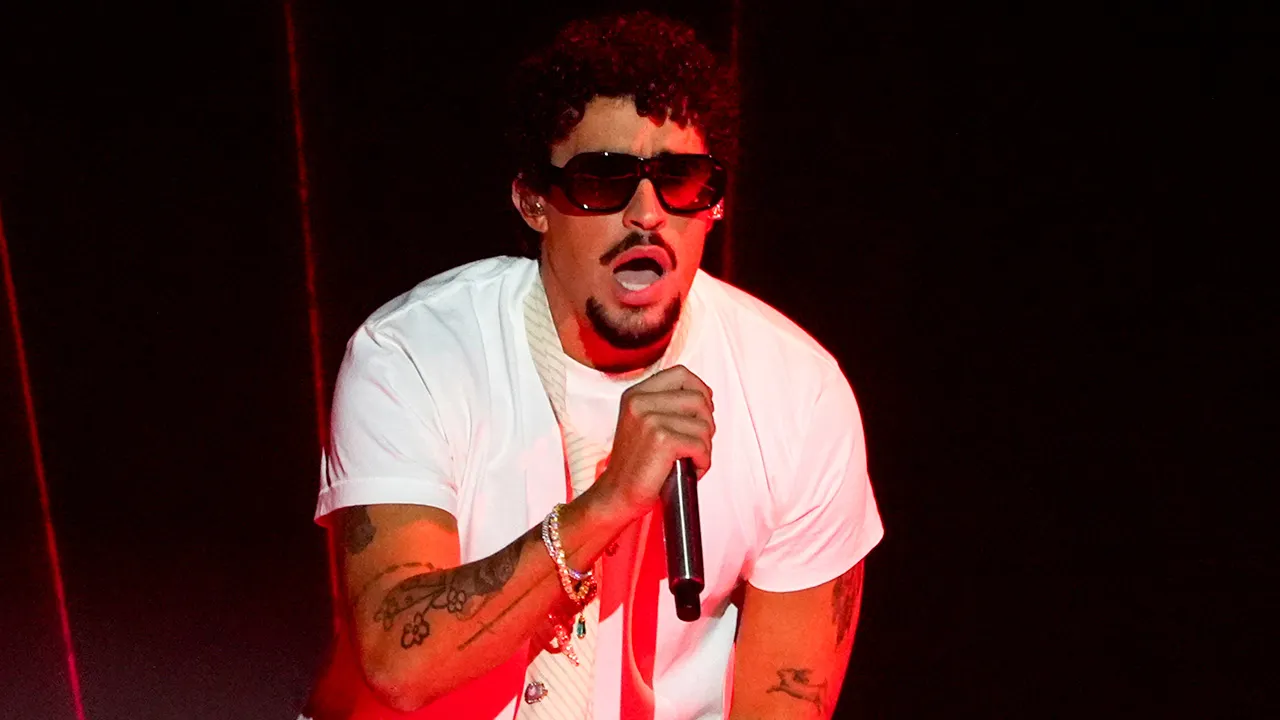 Former NFL star wishes Super Bowl LX can offer a break from politics