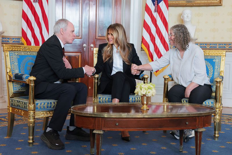 Former hostages Keith and Aviva Siegel express gratitude to Trump and Melania for their involvement in the hostage agreement