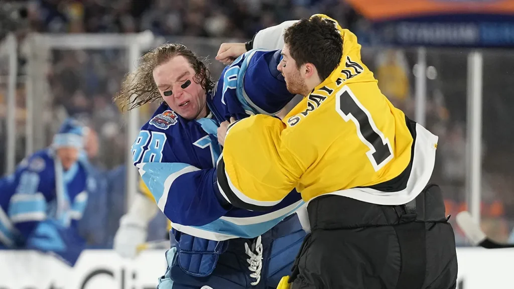 Goalie brawl occurs during Lightning-Bruins game in Stadium Series