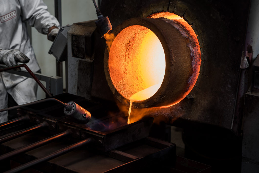 Gold prices fall 3% after strong US job report