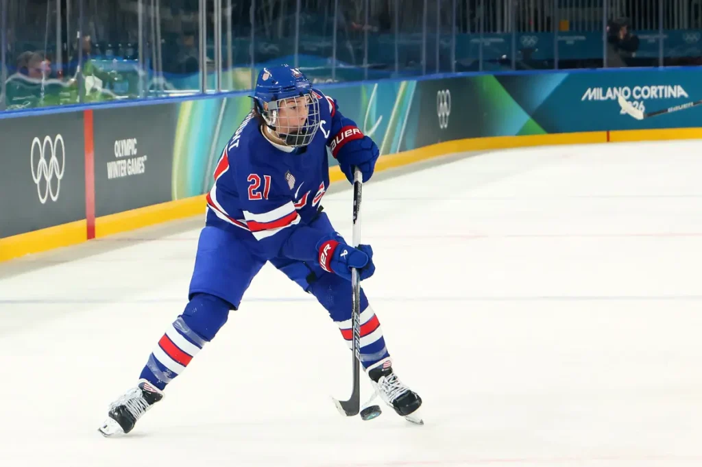Hilary Knight matches US Olympic hockey record with 14th goal