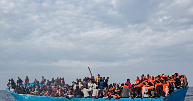 Italy Passes Law Permitting 'Naval Blockades' on Migrant Boats