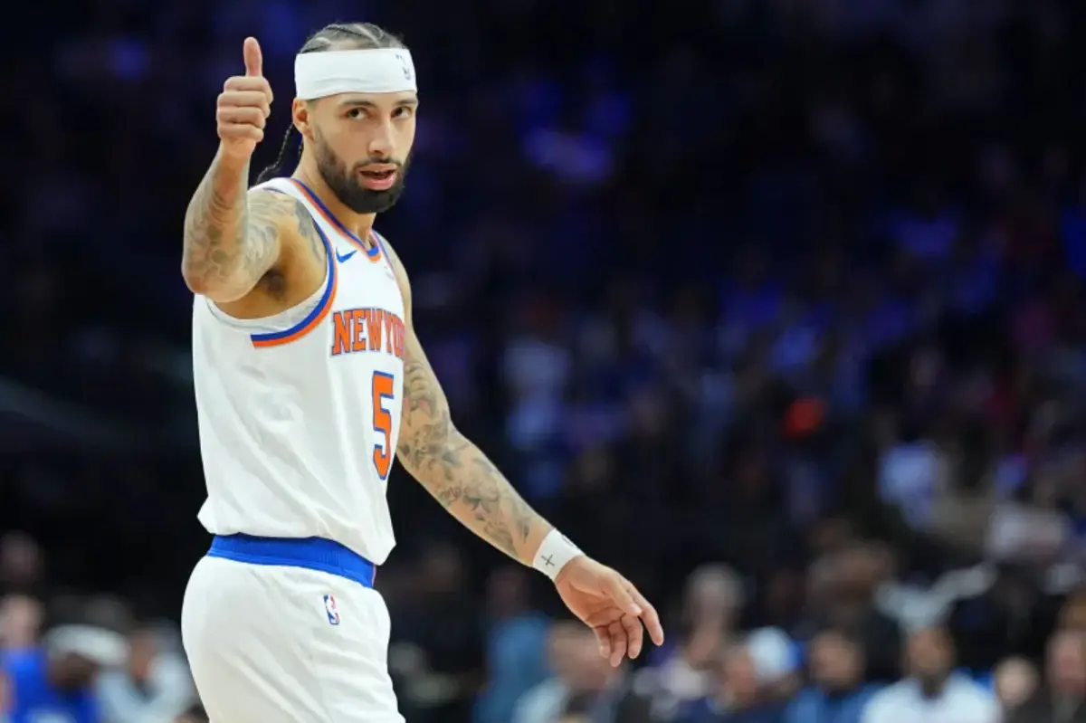 Knicks supporters dominate the 76ers' stadium once more